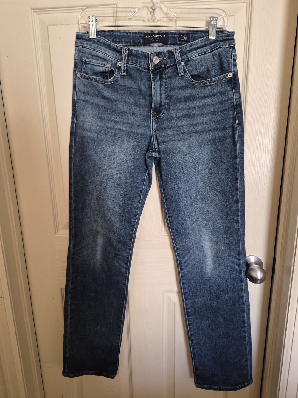 Size 6/28 Regular Lucky Brand Women's Straight Leg Dark Blue Denim Jeans